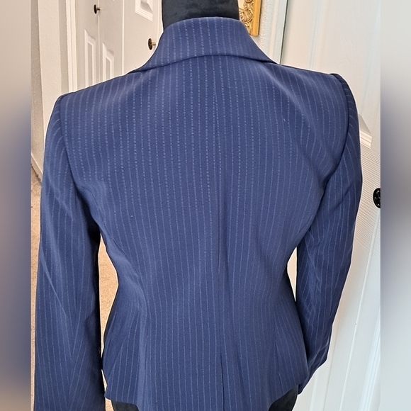 Liz Claibourne Pin Stripe Jacket  Size  4P - Picture 3 of 4